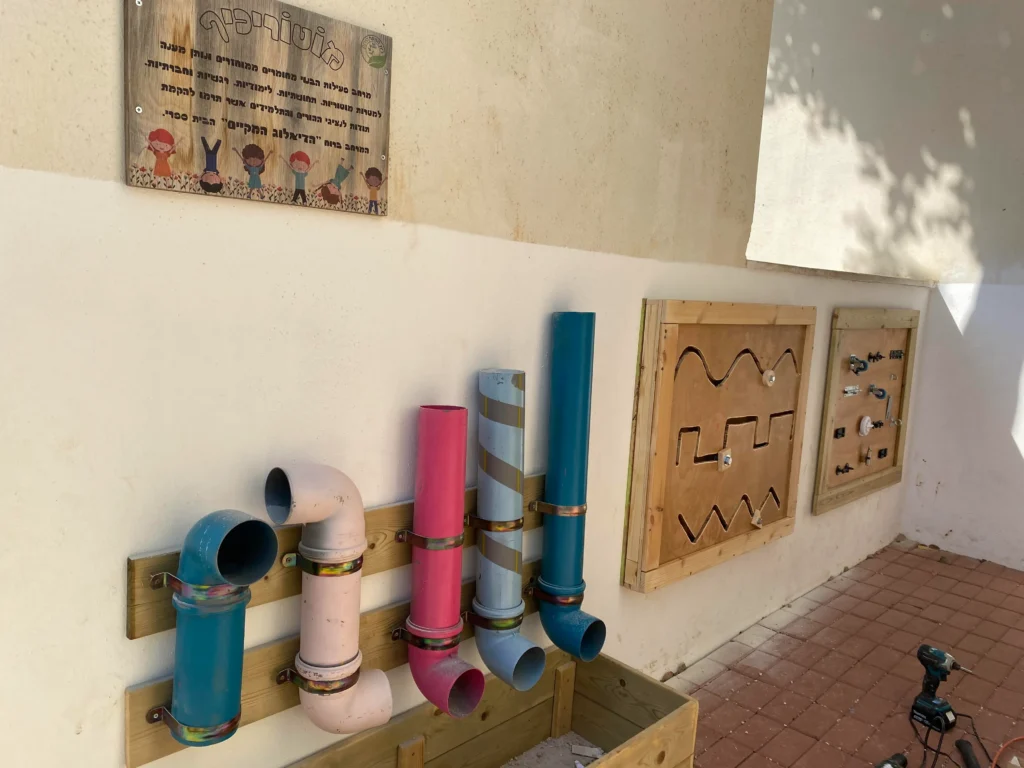 עיצוב פשוט אושרת גורן עיצוב מרחב פעילות ביהס הירוק הוד השרון